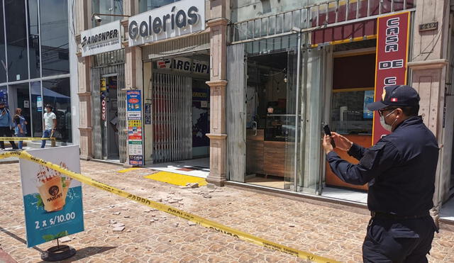 Los serenos de la Municipalidad Provincial de Tacna tuvieron que cercar la zona del accidente. Foto: Municipalidad de Tacna