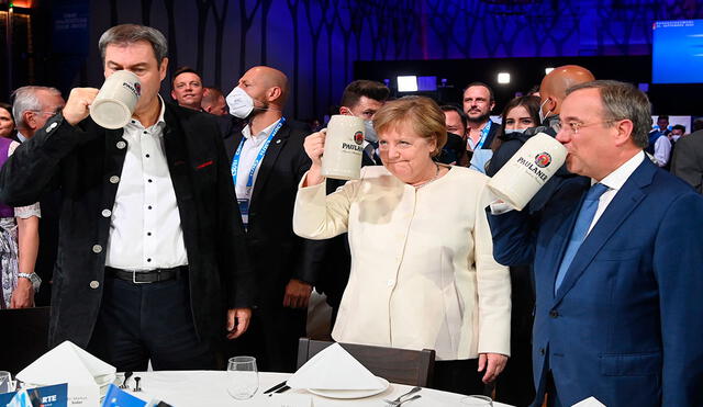 Angela Merkel cierra sus últimos días como canciller de Alemania entregada a la campaña electoral en apoyo a su candidato, Armin Laschet (d). Foto: EFE