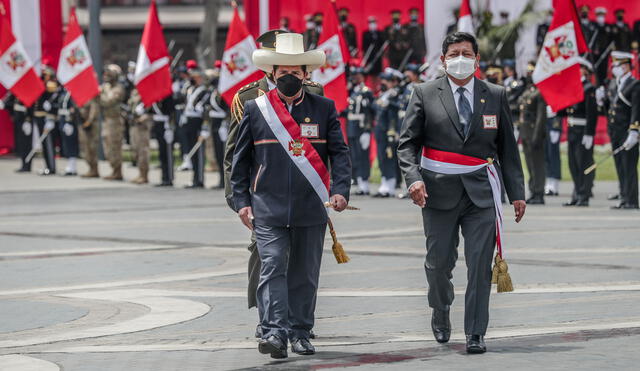 El presidente Pedro Castillo junto al ministro de Defensa, Walter Ayala. Foto: Presidencia