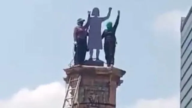La jefa de Gobierno de la Ciudad de México, Claudia Sheinbaum, anunció que la estatua de Cristobal Colón sería sustituida por la figura de una mujer indígena elaborada por el artista Pedro Reyes. Foto: captura de Twitter