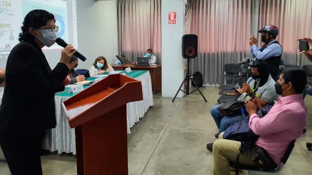 Jefa nacional del Reniec, Carmén Velarde, se reunió con alcaldes de San Martín e Iquitos. Foto: Reniec