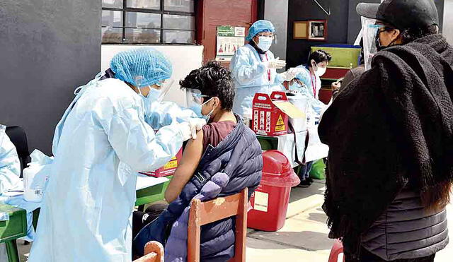 Menores vacunados en Tacna.