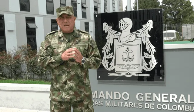 "En este momento, tenemos parcialmente la muerte en desarrollo de operaciones militares de 10 bandidos de esta organización y hay una incautación importante material de guerra y intendencia", señaló Luis Fernando Navarro, comandante del ejército colombiano. Foto: AFP