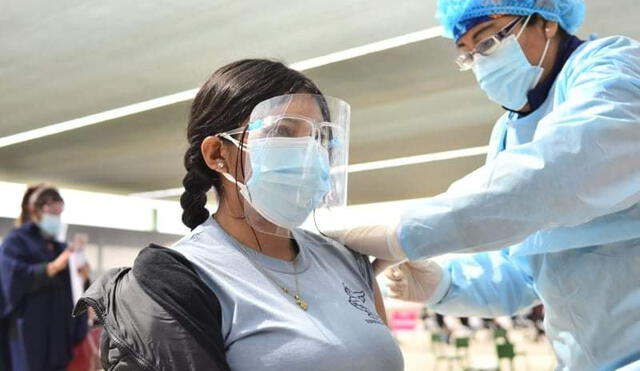 Tacna presenta un avance del 65% en la aplicación de la segunda dosis. Foto: Diresa