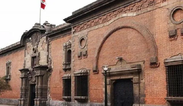 Fachada de la Escuela Nacional Superior Autónoma de Bellas Artes del Perú (ENSABAP).