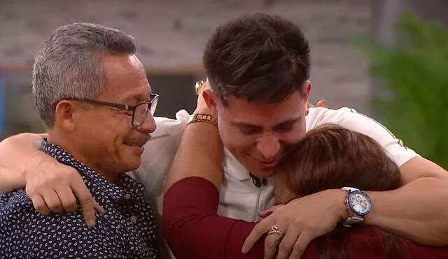 El youtuber ecuatoriano Diego Armando Álvarez, conocido como Don Day, se conmovió hasta las lágrimas por la visita de sus padres en Turquía. Foto: captura de YouTube