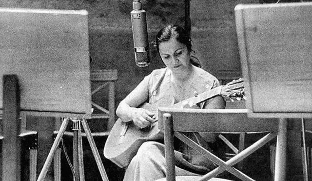 Violeta Parra: En efemérides de hoy, 4 de octubre, nació la referente de la música popular en Chile. Foto: Fundación Violeta Parra