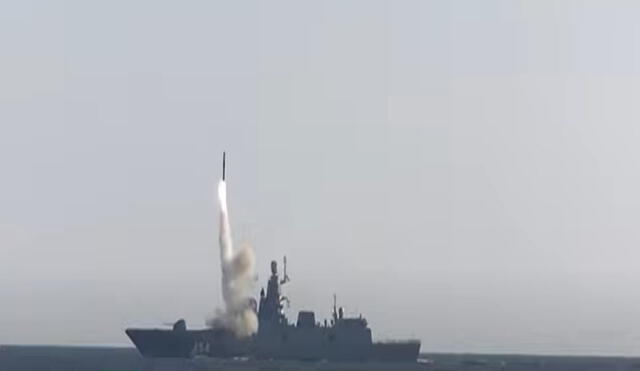 Se lanzó desde el submarino "Severodvinksk" emplazado en el mar Blanco. Foto: captura de RT