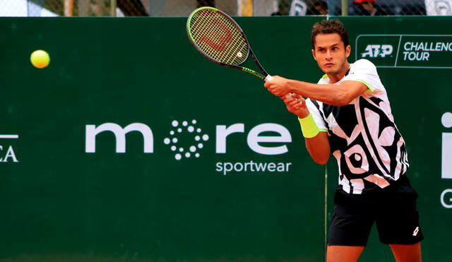 Juan Pablo Varillas jugará los octavos de final del ATP Challenger Santiago II. Foto: EFE/ Armando Prado