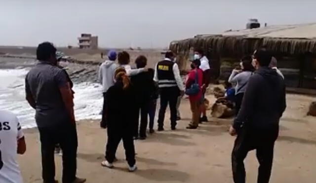 Policía llegó a la playa de Buenos Aires para constatar el heco. Foto: captura video Hoy Noticias