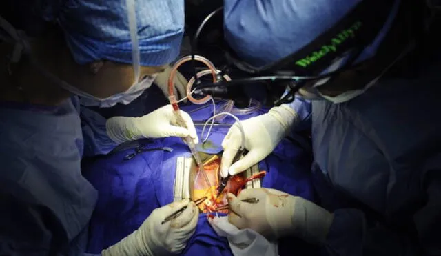 Una semana antes, el paciente se había sometido a una cifoplastia, un tratamiento donde se inyecta cemento a los huesos de la vértebra para evitar su colapso por presión. Foto: Ean-Sebastien/ AFP