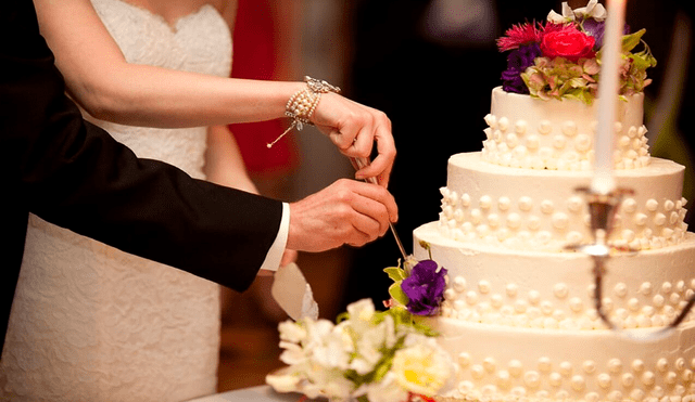 El cobro por consumir el pastel generó una serie de críticas hacia la pareja de esposos. Foto: referencial/Inbodas