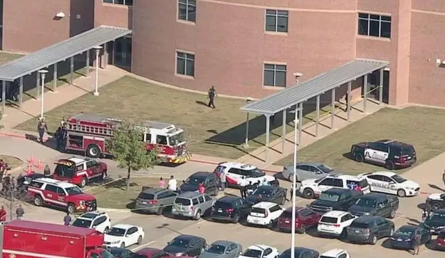 Varias personas resultaron heridas este miércoles en un tiroteo en la escuela secundaria Timberview de Arlington (Texas, EE. UU.). Foto: CBS