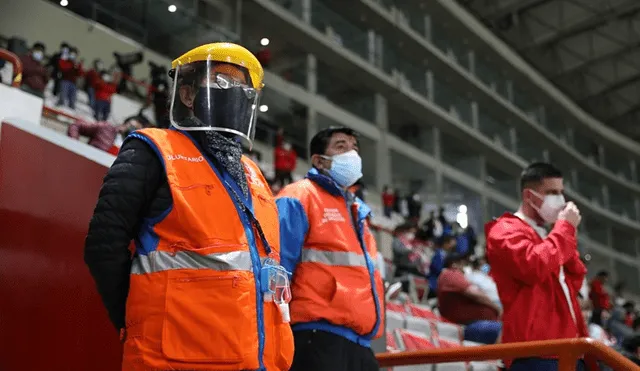 Personal edil también apoyó la labor de seguridad en algunos encuentros de la selección, como el reciente Perú vs. Venezuela. Foto: Andina