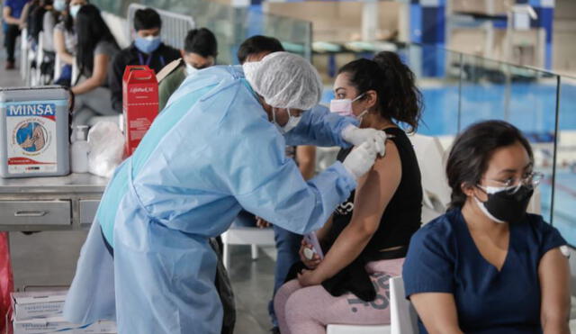 Vacunación en Perú continúa y ya se tiene a más de 28 millones de inmunizados. Foto: Antonio Melgarejo / La República