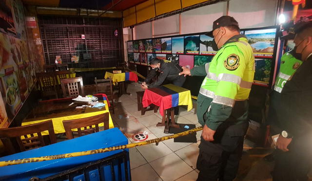 Policía encontró los casquillos de bala en el piso del restaurante. Foto: Grace Mora / URPI - LR