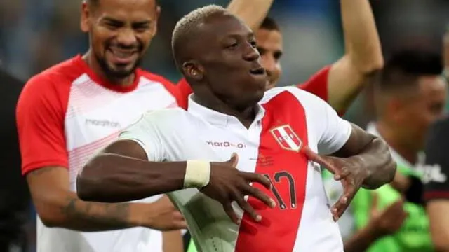 Luis Advíncula sumó su partido 100 con la selección peruana. Foto: Twitter Luis Advíncula