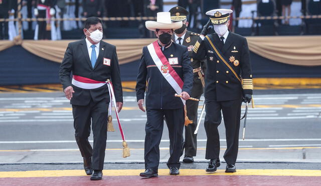 Presidente durante ceremonia de aniversario de la Marina de Guerra del Perú. Foto: Presidencia