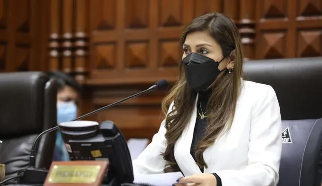 Lady Camones, primera vicepresidenta del Congreso, descarta que exista un pedido de vacancia contra Pedro Castillo. Foto: Andina