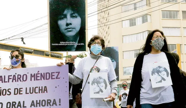 Vigilia. La familia de la periodista pidió justicia en las calles. Foto: difusión