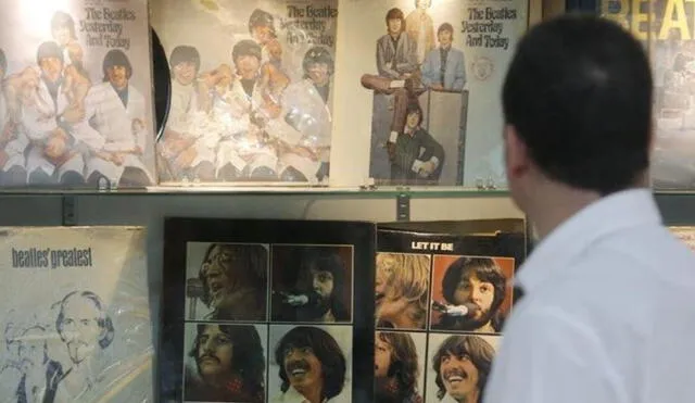 En la Universidad de Liverpool existe una maestría que explora la historia y música de The Beatles. Fuente: EFE