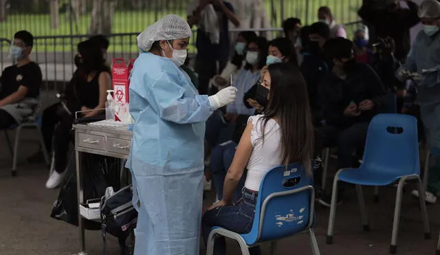 Así va la vacunación contra la COVID-19 en Campo de Marte. Foto: Gerardo Marín / La República