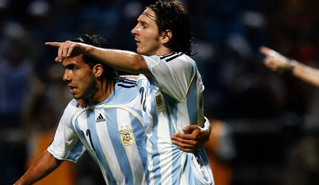 Lionel Messi celebrando el gol ante Perú junto a Carlos Tevez en 2007. Foto: FC Barcelona.