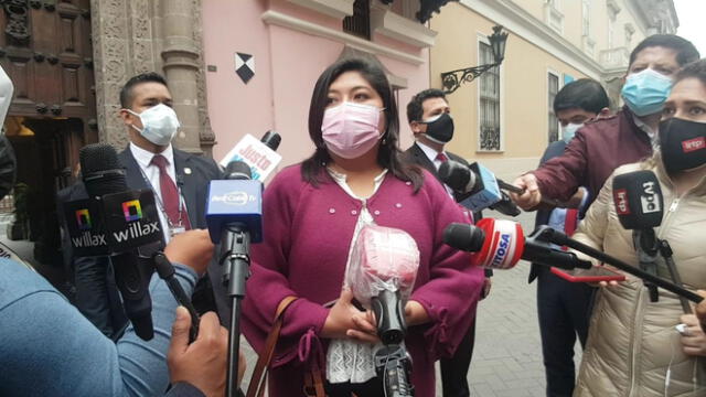 Betssy Chávez señaló que aún no tienen fecha para el pedido de confianza. Foto: Grace Mora / URPI -La República