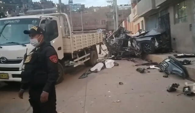 La Policía Nacional llegó a la zona para acordonar la escena. Foto: captura video La República