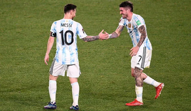 Ambos jugadores anotaron en la victoria de Argentina frente a los charrúas. Foto: EFE