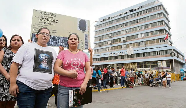 Esperanza. La pareja viene esperando que le reconozcan sus derechos desde el 2016. Foto: La República