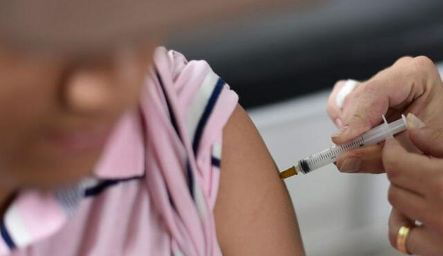 La OMS sostuvo que lo más urgente ahora es aumentar la cobertura de vacunación entre la población. Foto: AFP