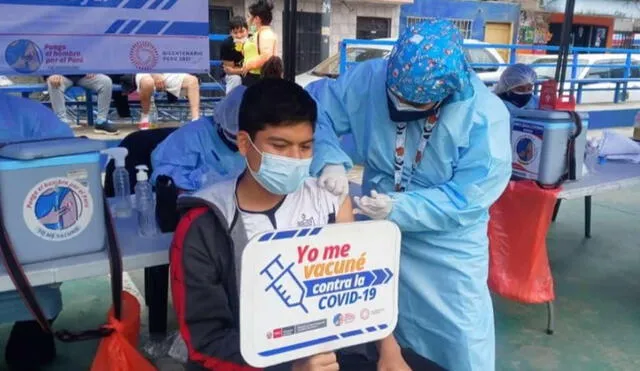 Vacunación en el Perú se encuentra en los jóvenes de 18 años a más. Foto: Minsa