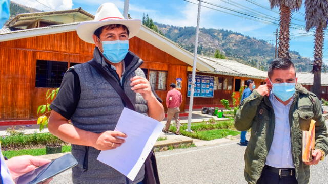 Alcalde de Huayllabamba llegó a la sede regional para gestionar ejecución de proyectos en su distrito. Foto: Gobierno Regional de Áncash.