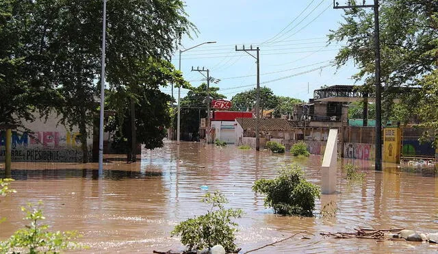 Vista general de un sector inundado por el paso del huracán Pamela, en el municipio de Rosamorada, estado de Nayarit (México). Foto: Aarón García/EFE