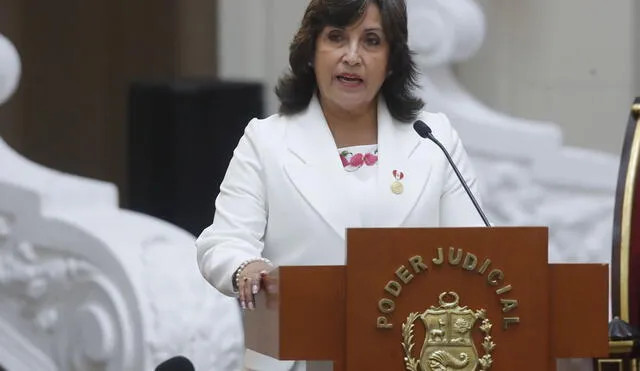 La ministra Dina Boluarte pidió a los congresistas oficialistas no dejarse llevar por ideas de algunos dirigentes del partido. Foto: Agencia Andina.