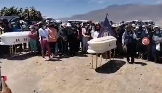 Familiares y amigos acudieron hasta el cementerio de Yura. Foto: captura video EPA Noticias