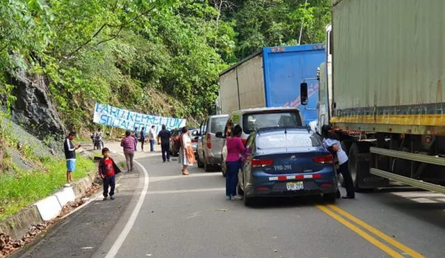 El último lunes, decenas de vehículos quedaron varados. Foto: Cortesía Pachamama Radio