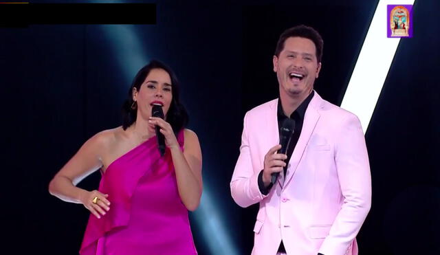 Los conductores de La voz kids se presentaron en el set de Latina agarrados de la mano e iniciaron la emisión con un saludo a la audiencia. Foto: captura Latina