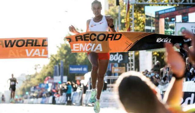Letesenbet Gidey marcó un nuevo récord mundial en Valencia. Foto: EFE