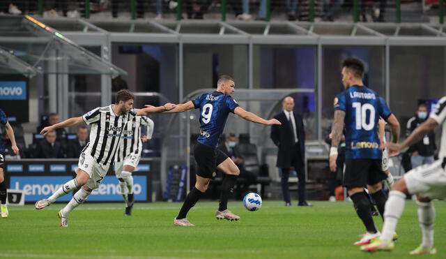 Edín Dzeko anotó el primer gol del partido. Foto: Inter