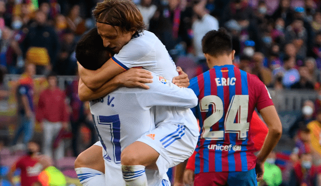 Luka Modric fue una de las figuras en el triunfo del Real Madrid sobre Barcelona en el Camp Nou por LaLiga 2021-22. Foto: AFP/Twitter