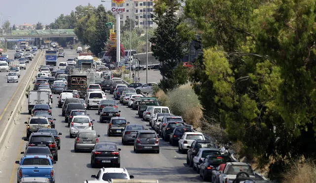En Irán, los conductores tienen una tarjeta para tener acceso a gasolina subvencionada en las gasolineras. Foto: AFP