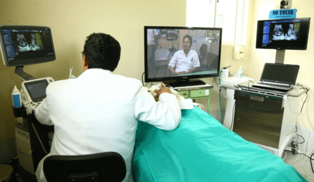 La digitalización de la salud permite la intervención de diferentes especialistas en línea para la atención de los pacientes. Foto: Gobierno Regional de Cajamarca