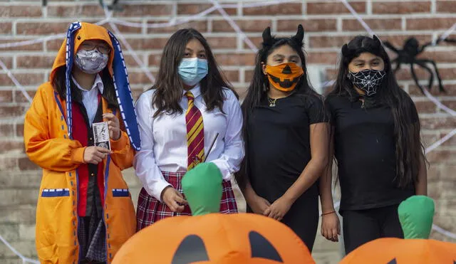Es el segundo Halloween en el marco de la pandemia por la COVID-19. Foto: AFP