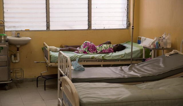 En Haití, la mayoría de hospitales dependen de generadores que funcionan con combustible para mantener con vida a los pacientes. Foto: EFE