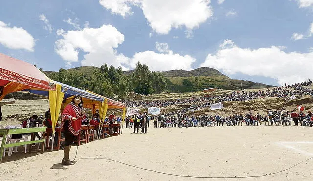 El dato. Mirtha Vásquez solía defender legalmente a Máxima Acuña en un conflicto social en Cajamarca. Ahora debe resolver uno, pero más al sur, en Cotabambas, Apurímac. Foto: PCM