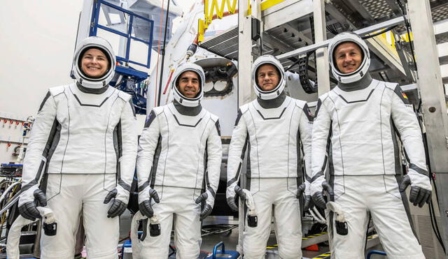 Los astronautas de la misión Crew-3 de izquierda a derecha: Kayla Barron, Raja Chari, Thomas Marshburn y Matthias Maurer. Foto: SpaceX