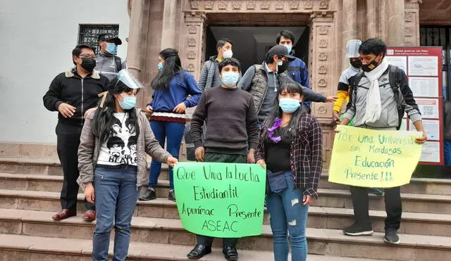 Cusco. Jóvenes protestan y rechazan acusación contra universitarios. Foto: Raúl Cabrera / La República