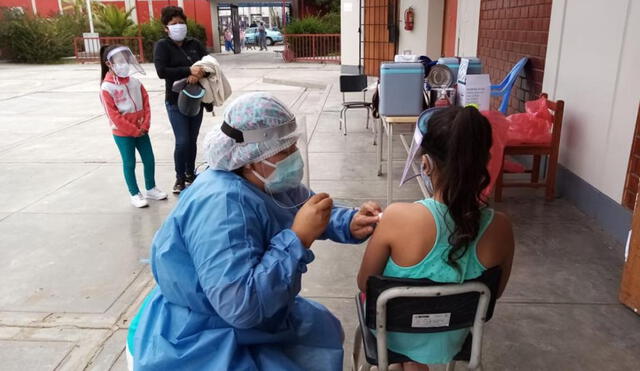 La siguiente semana se comenzará a vacunar a los menores de 12 a 14 años. Foto: Clinton Medina / La República